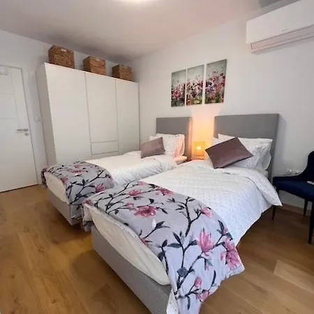 Apartment Luxury Garden Apt At Rowing Canal - Free Parking Plovdiv