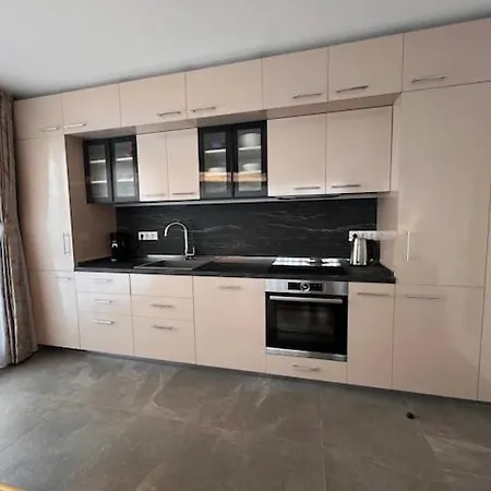 Apartment Luxury Garden Apt At Rowing Canal - Free Parking Plovdiv