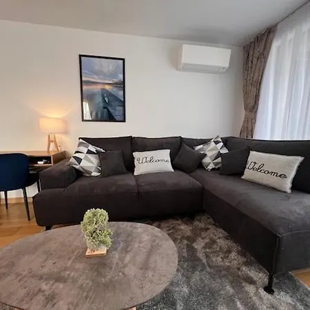 Apartment Luxury Garden Apt At Rowing Canal - Free Parking *
